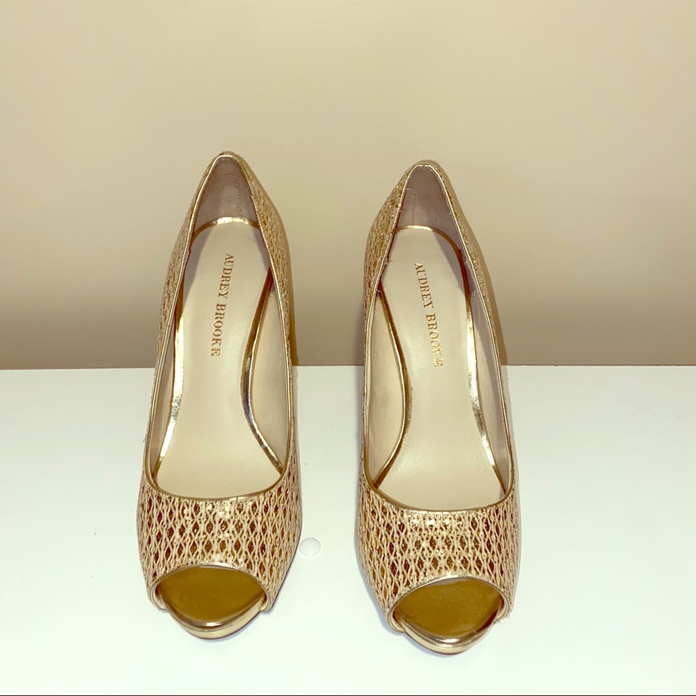 Gold Audrey Brooke Peep Toe heel
